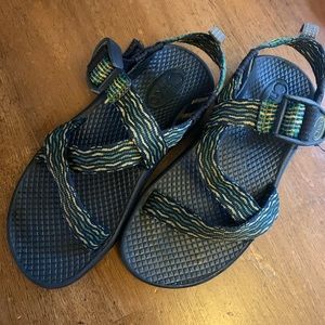 Boys Chacos size 13
